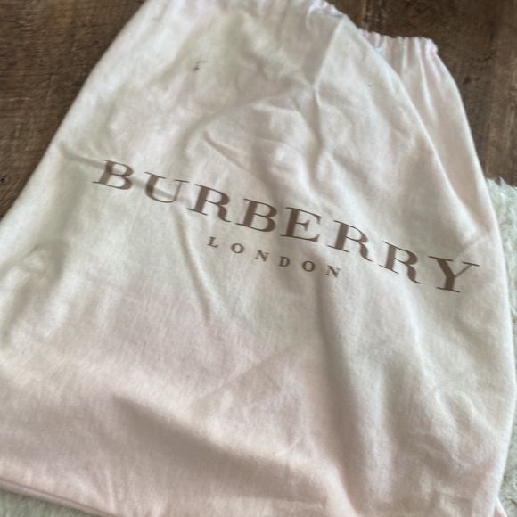 Burberry purse never used - Picture 5 of 5